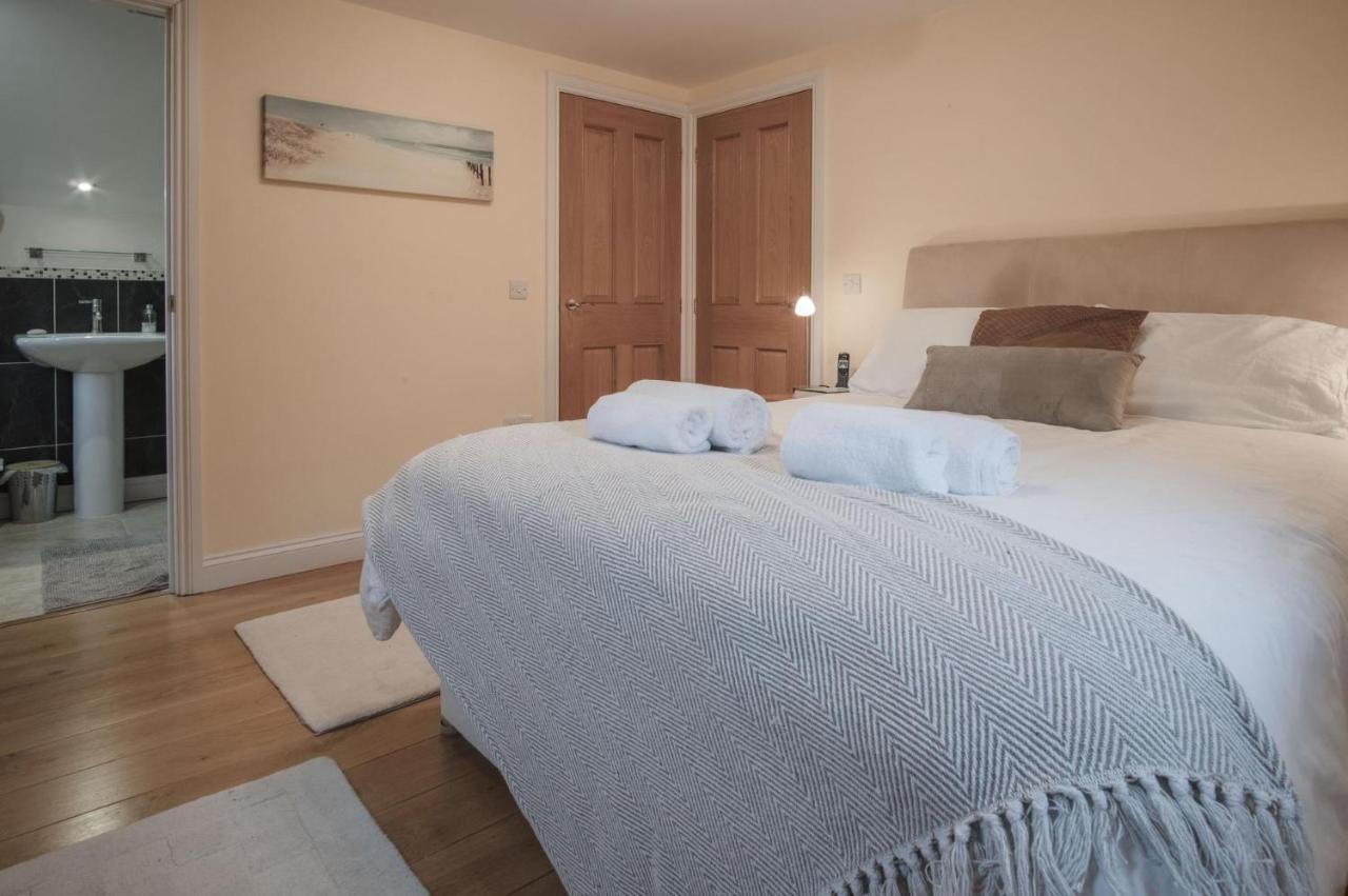 Llais Afon - 3 Bedroom Holiday Home - 피시가드 외부 사진